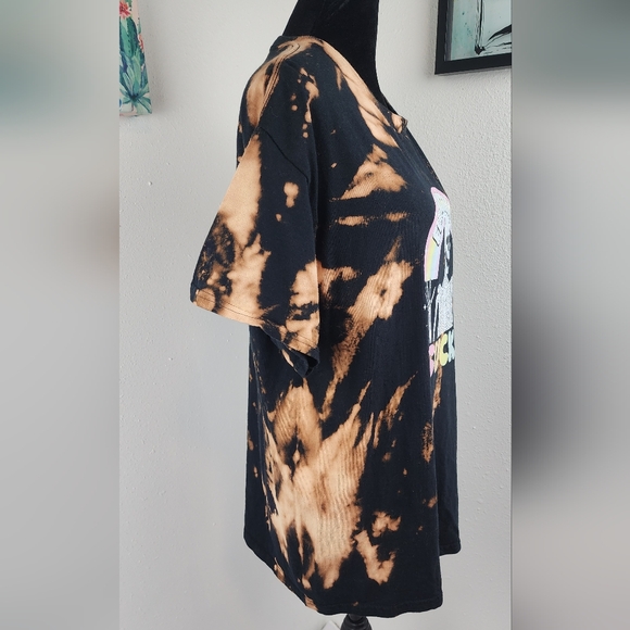 💀🌈 Gildan tie dye bleached black tee with skull raimbow unisex vinyl - Picture 7 of 10